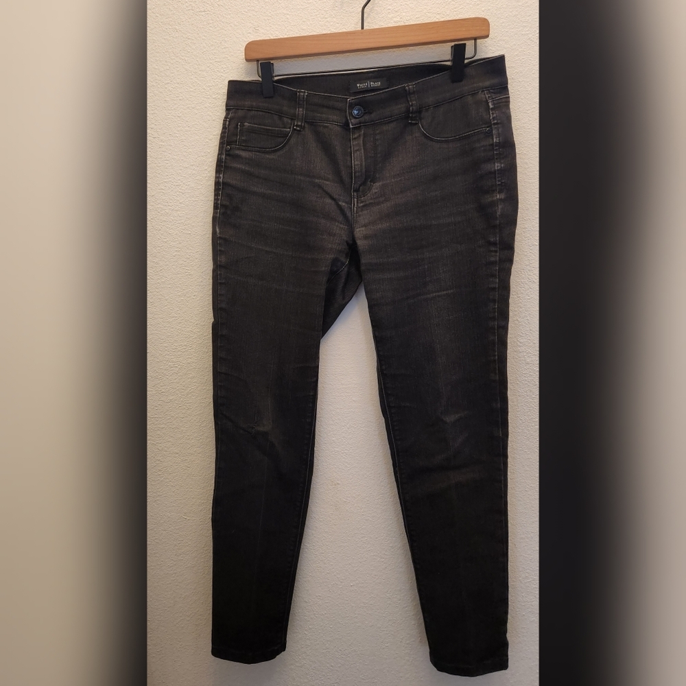 WHITE HOUSE BLACK MARKET Feel Beautiful Skinny Leg Black Jeans Denim